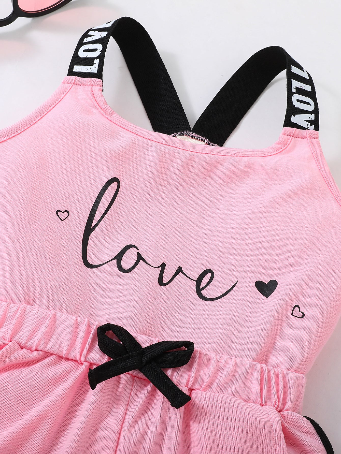 2pcs Toddler Girls Heart And "LOVE" Graphic Letter Tape Cami Top & Bow Contrast Binding Track Shorts Set Kids Summer Clothes