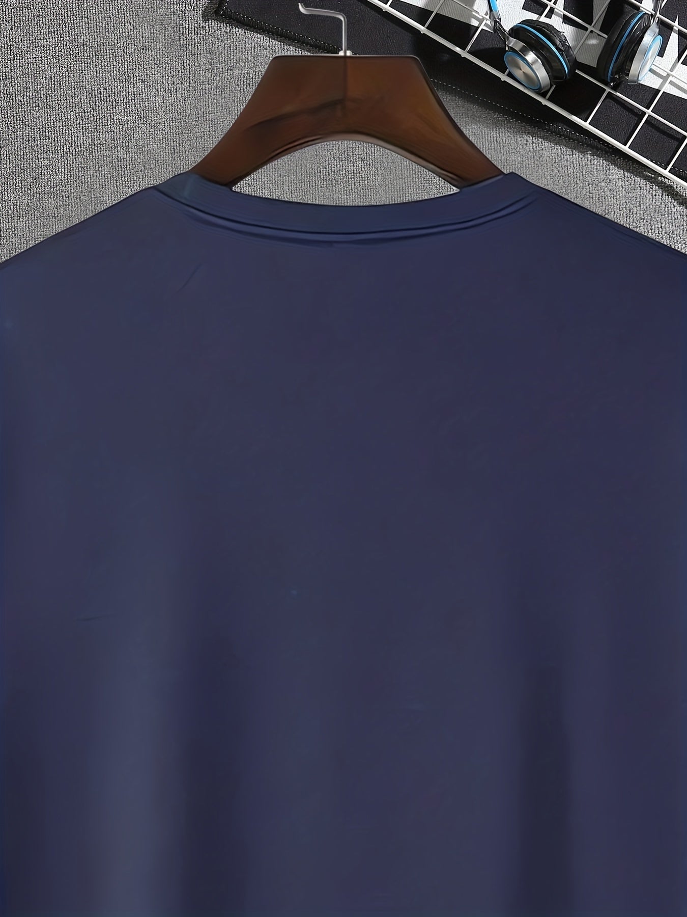 Mens Geometric Print Crew Neck T-Shirt - Soft Slight Stretch Polyester Fabric, Casual Short Sleeve Tee for Summer Spring Fall, Unique Applique Artwork, Machine Washable, Perfect Gift
