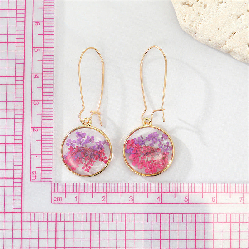 Exquisite Dried Flower Leaf Pendant Earrings - Delicate Artificial Plant Drop Dangle Jewelry for Women - Hypoallergenic Ear Studs with Leaf-Shaped Design and Natural Look