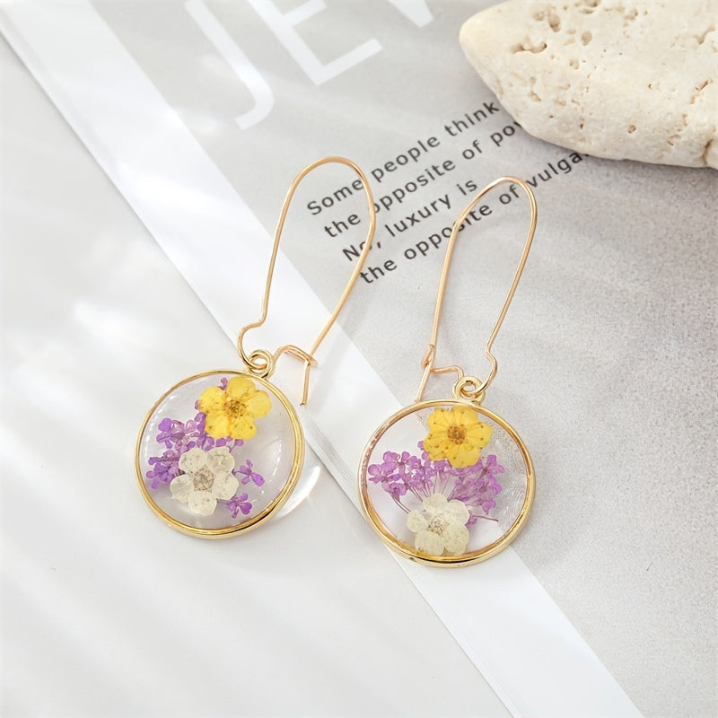 Exquisite Dried Flower Leaf Pendant Earrings - Delicate Artificial Plant Drop Dangle Jewelry for Women - Hypoallergenic Ear Studs with Leaf-Shaped Design and Natural Look