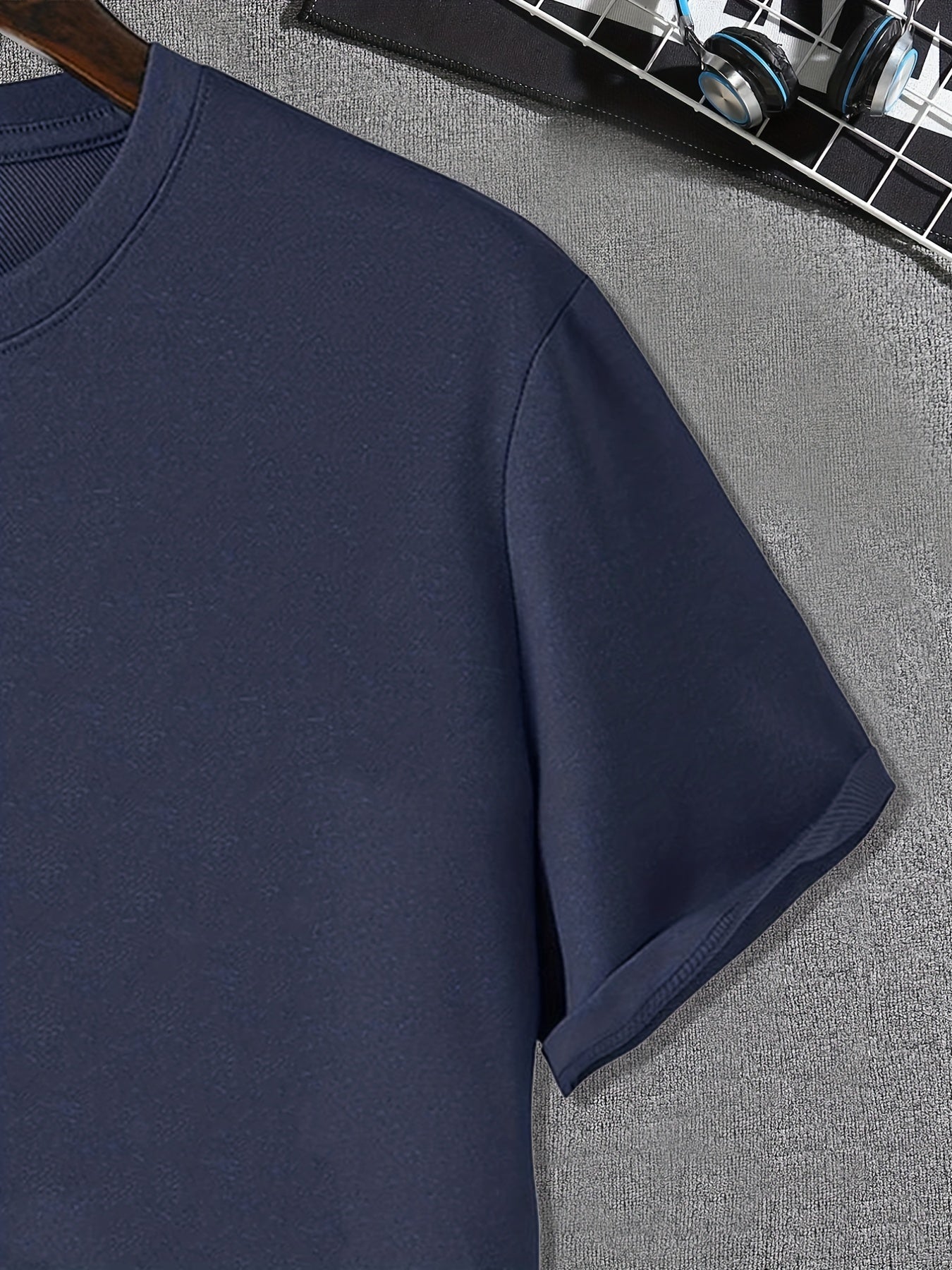 Mens Geometric Print Crew Neck T-Shirt - Soft Slight Stretch Polyester Fabric, Casual Short Sleeve Tee for Summer Spring Fall, Unique Applique Artwork, Machine Washable, Perfect Gift
