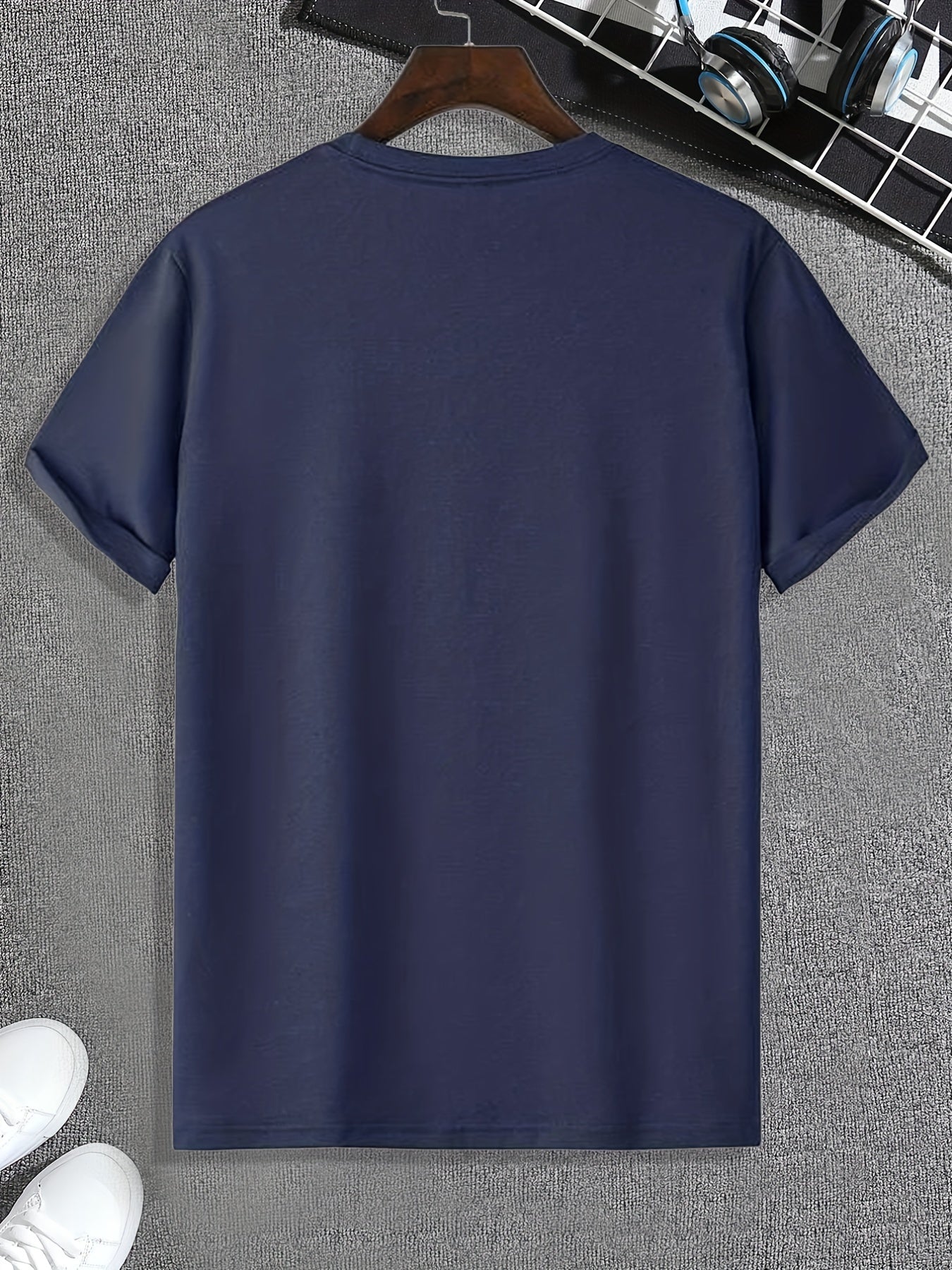 Mens Geometric Print Crew Neck T-Shirt - Soft Slight Stretch Polyester Fabric, Casual Short Sleeve Tee for Summer Spring Fall, Unique Applique Artwork, Machine Washable, Perfect Gift