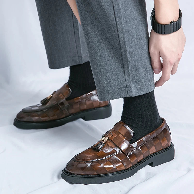 Fashion Business Chequer Loafers Men's Slip-On Brown Office Moccasins Male Dress Shoes Career Black Leather Shoes Plus Size38-47