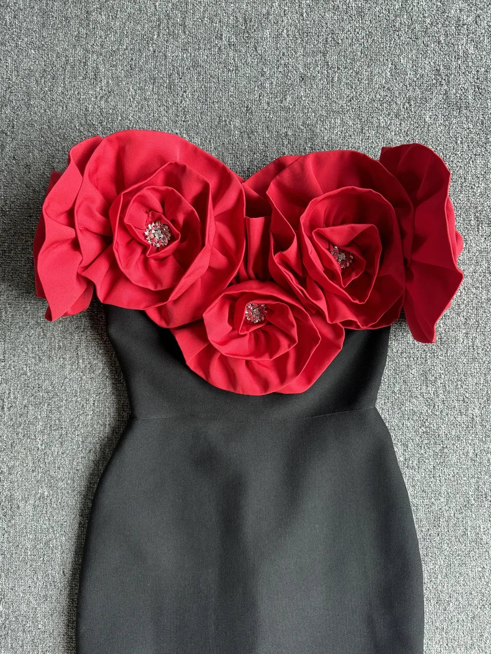 2024 High Quality Summer Women's New Black Sexy One Shoulder Dress with High Quality 3D Flower Decoration Slim Fit Bandage Dress