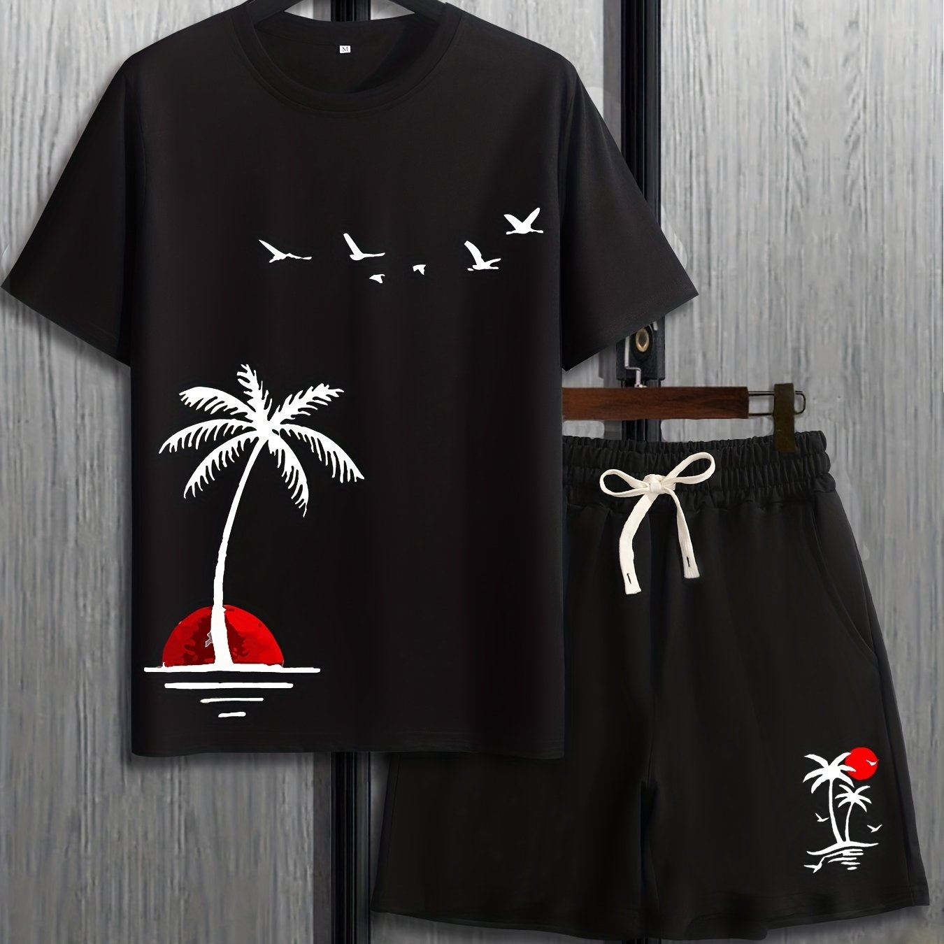 Mens 2Pcs Coconut Tree Print Outfit - Lightweight & Comfortable Casual T-Shirt & Drawstring Shorts Set - Perfect Summer Style with Quick-Dry Technology