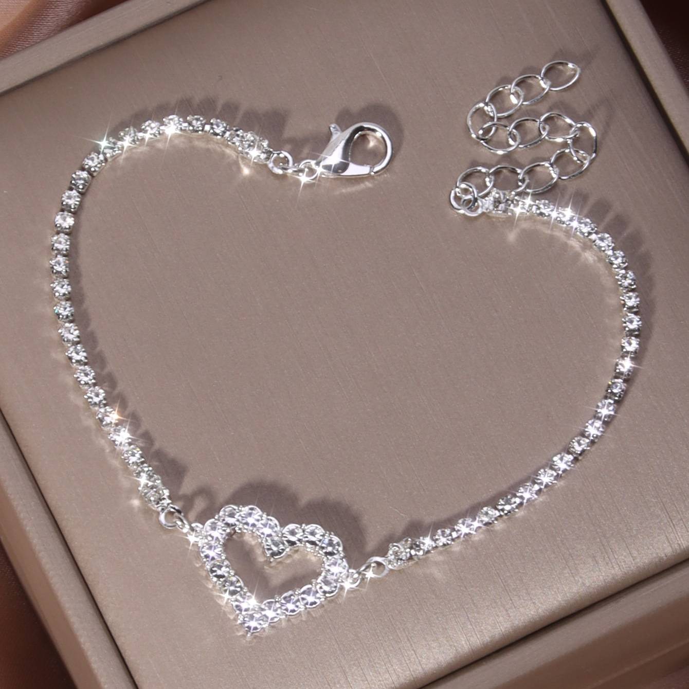 Valentines Day Theme Bracelet Hollow Heart Full Of Shiny Rhinestones Adjustable Chain Bracelet For Your Loved One