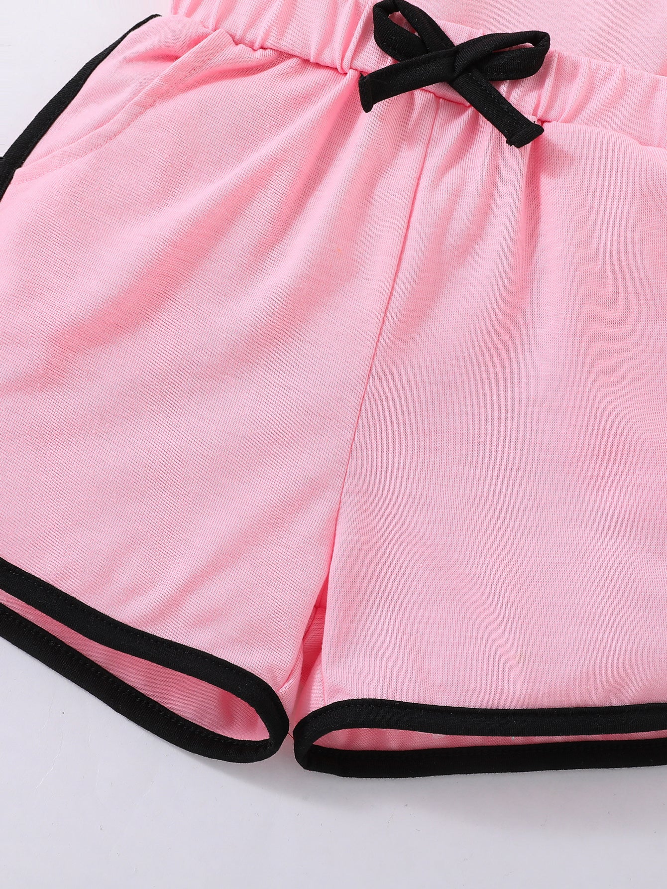 2pcs Toddler Girls Heart And "LOVE" Graphic Letter Tape Cami Top & Bow Contrast Binding Track Shorts Set Kids Summer Clothes