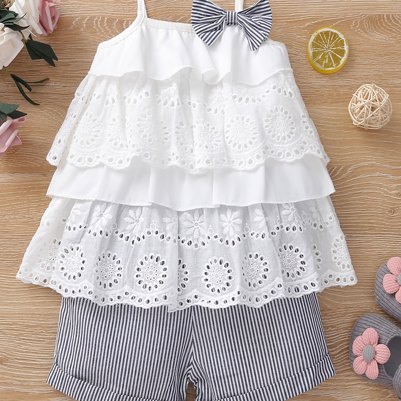 2pcs Lace Camisole Top and Elastic Waist Striped Shorts Girls Outdoor Set