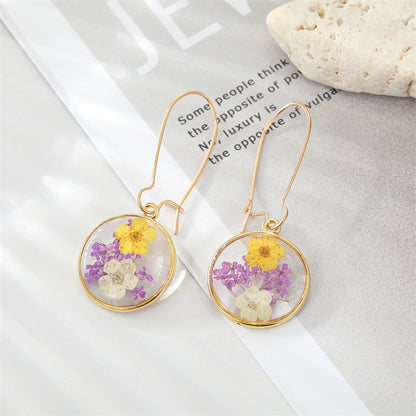 Exquisite Dried Flower Leaf Pendant Earrings - Delicate Artificial Plant Drop Dangle Jewelry for Women - Hypoallergenic Ear Studs with Leaf-Shaped Design and Natural Look