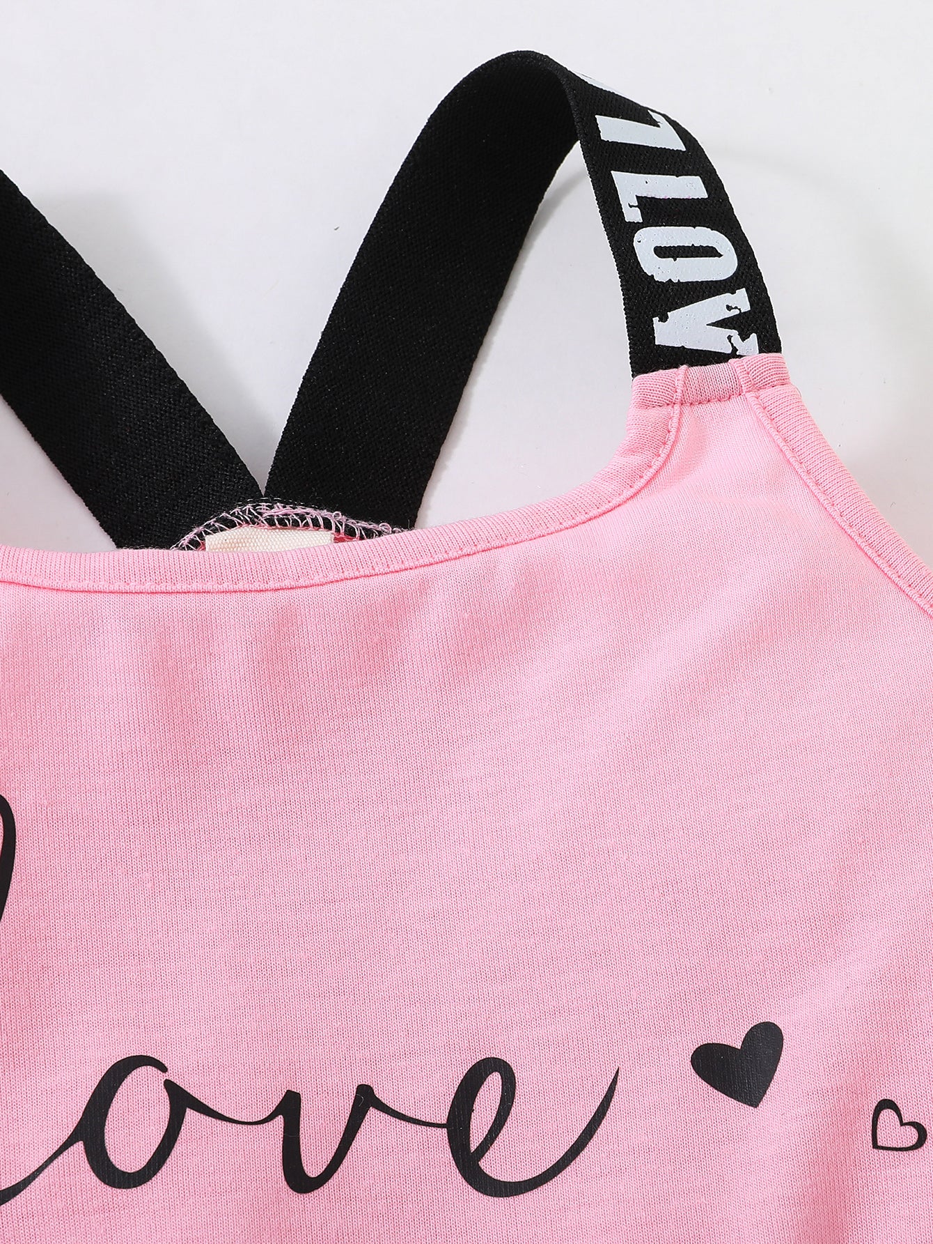 2pcs Toddler Girls Heart And "LOVE" Graphic Letter Tape Cami Top & Bow Contrast Binding Track Shorts Set Kids Summer Clothes