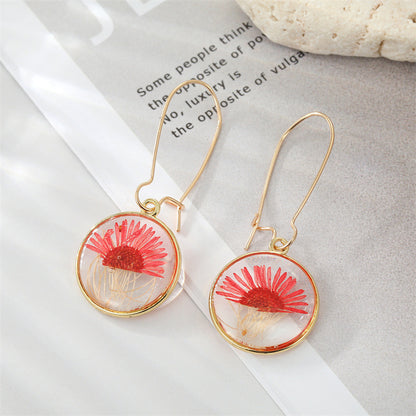 Exquisite Dried Flower Leaf Pendant Earrings - Delicate Artificial Plant Drop Dangle Jewelry for Women - Hypoallergenic Ear Studs with Leaf-Shaped Design and Natural Look