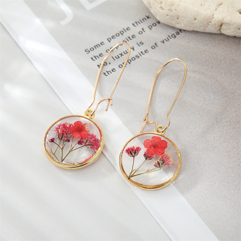 Exquisite Dried Flower Leaf Pendant Earrings - Delicate Artificial Plant Drop Dangle Jewelry for Women - Hypoallergenic Ear Studs with Leaf-Shaped Design and Natural Look