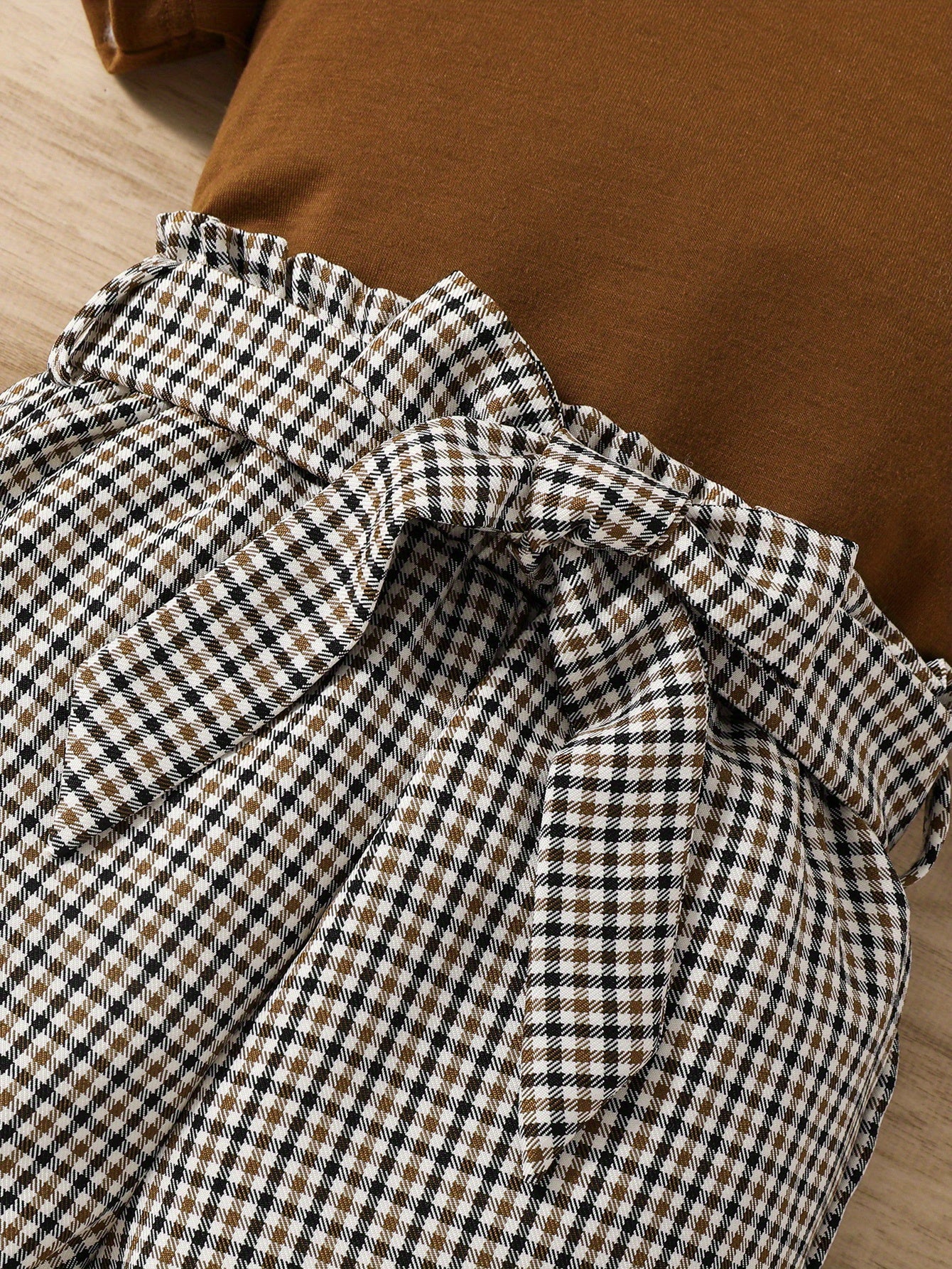 2pcs Girls Round Neck T-Shirt Ruffles Short Sleeves Tee Tops & Belted Plaid Shorts Set Summer Clothes