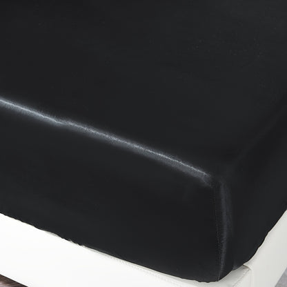 This 4pcs Satin Bed Sheet Set Includes One Fitted Sheet, One Flat Sheet, And Two Pillowcases Without Inserts. The Solid Color Showcases a Simple And Elegant Design That Never Goes Out of Style. Made from Polyester, The Fabric
