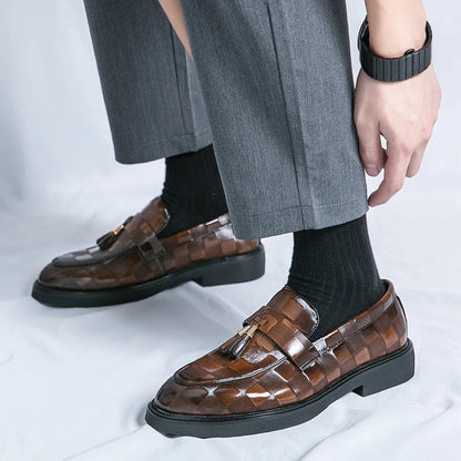 Fashion Business Chequer Loafers Men's Slip-On Brown Office Moccasins Male Dress Shoes Career Black Leather Shoes Plus Size38-47
