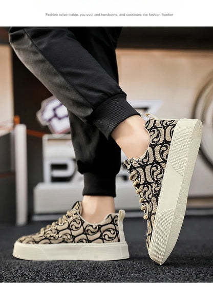 Casual Men's Canvas Shoes 2025 New Designer Men Skateboard Shoes Outdoor Breathable Flats Lace Up Walking Shoe Zapatillas Hombre