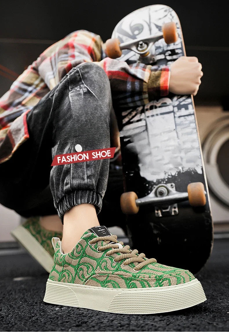 Casual Men's Canvas Shoes 2025 New Designer Men Skateboard Shoes Outdoor Breathable Flats Lace Up Walking Shoe Zapatillas Hombre