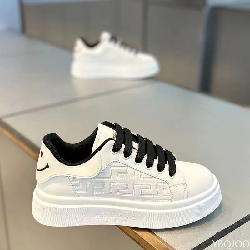 New Men's Breathable Shoes Versatile thick soled Sneakers Outdoor Casual non slip Loafers Fashion comfortable Male shoes Homme