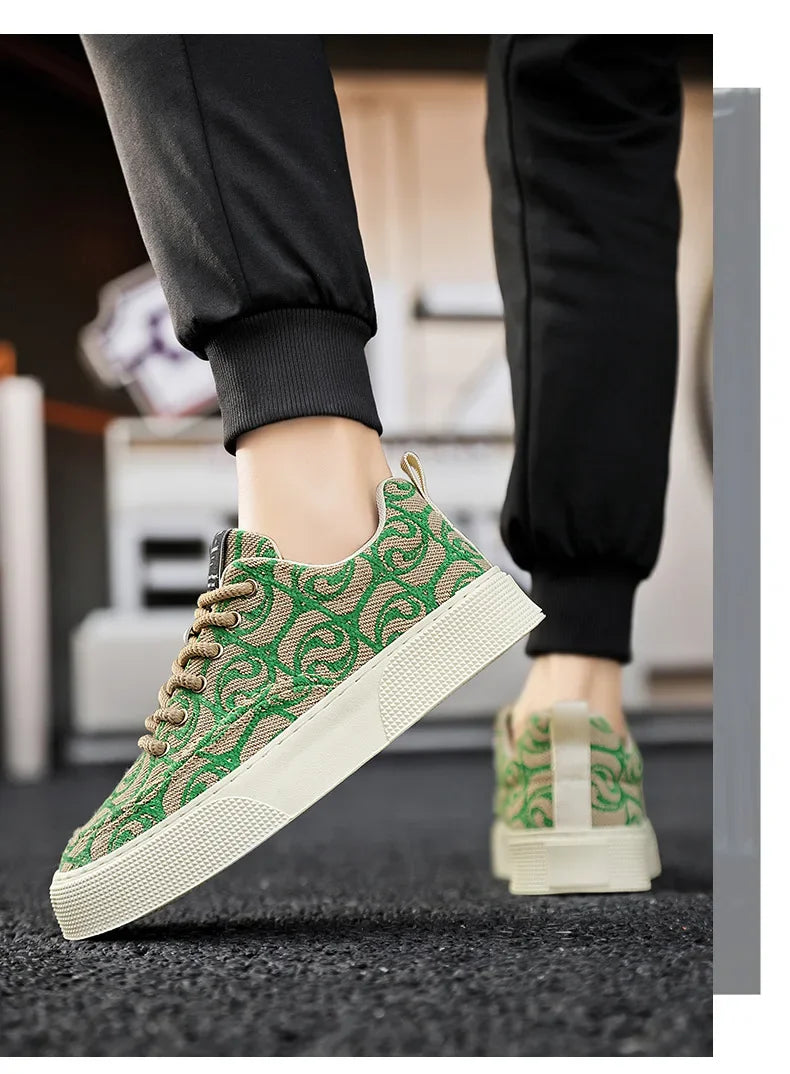 Casual Men's Canvas Shoes 2025 New Designer Men Skateboard Shoes Outdoor Breathable Flats Lace Up Walking Shoe Zapatillas Hombre