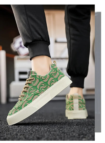 Casual Men's Canvas Shoes 2025 New Designer Men Skateboard Shoes Outdoor Breathable Flats Lace Up Walking Shoe Zapatillas Hombre