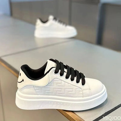 New Men's Breathable Shoes Versatile thick soled Sneakers Outdoor Casual non slip Loafers Fashion comfortable Male shoes Homme