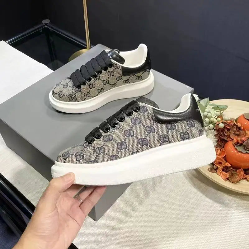 2025 new casual men's shoes, breathable and height increasing, versatile canvas shoes, trendy and casual