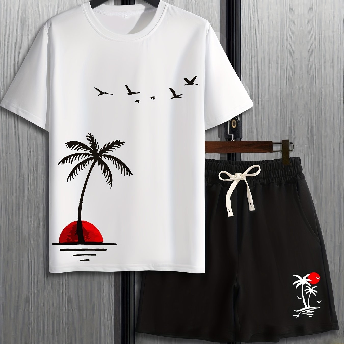 Mens 2Pcs Coconut Tree Print Outfit - Lightweight & Comfortable Casual T-Shirt & Drawstring Shorts Set - Perfect Summer Style with Quick-Dry Technology