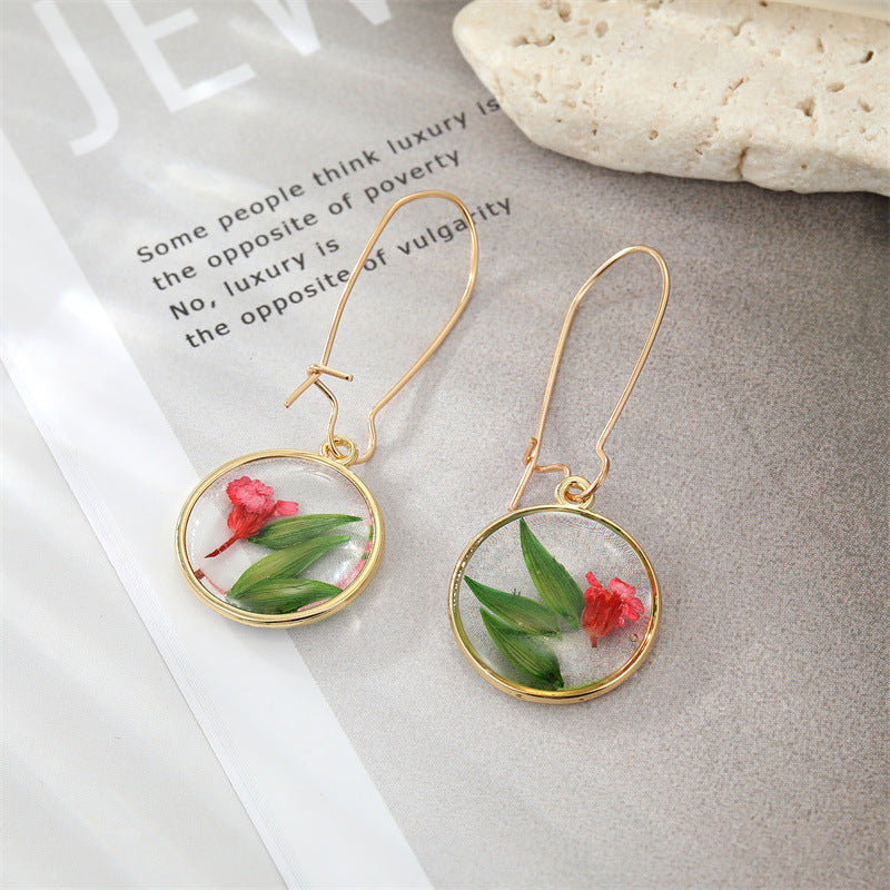 Exquisite Dried Flower Leaf Pendant Earrings - Delicate Artificial Plant Drop Dangle Jewelry for Women - Hypoallergenic Ear Studs with Leaf-Shaped Design and Natural Look
