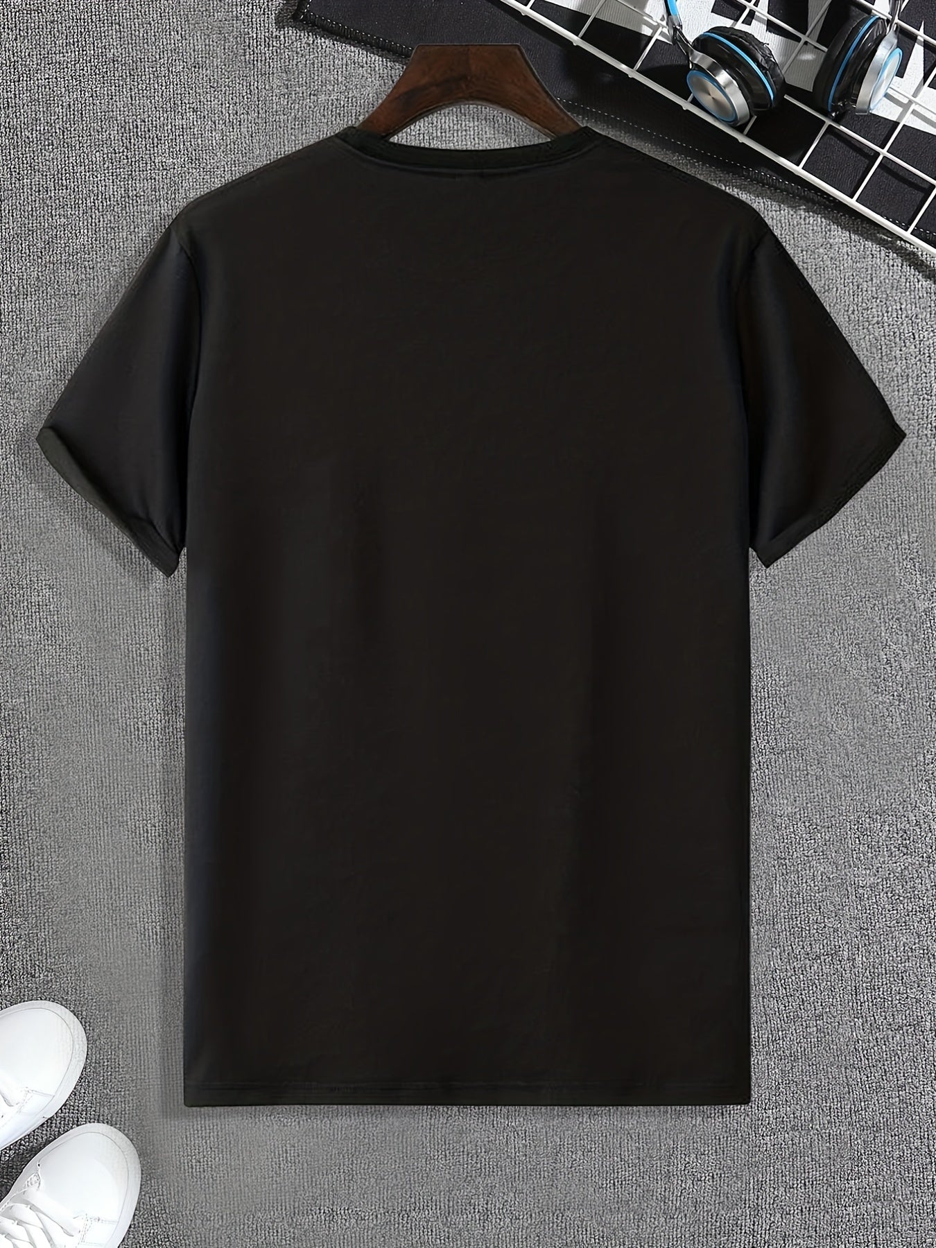 Mens Geometric Print Crew Neck T-Shirt - Soft Slight Stretch Polyester Fabric, Casual Short Sleeve Tee for Summer Spring Fall, Unique Applique Artwork, Machine Washable, Perfect Gift